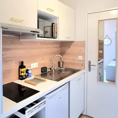Chic & Balcon - Hypercentre - Gare - Metro Apartment